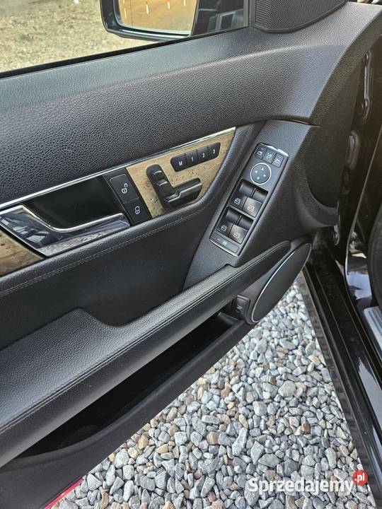 MercedesBenz w204 C350 30 cdi 231 2009r pakiet