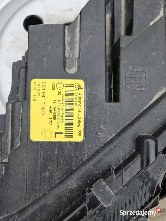 Skoda Oxtavia 3 III Lift Lampa Lewa Przednia osobowe