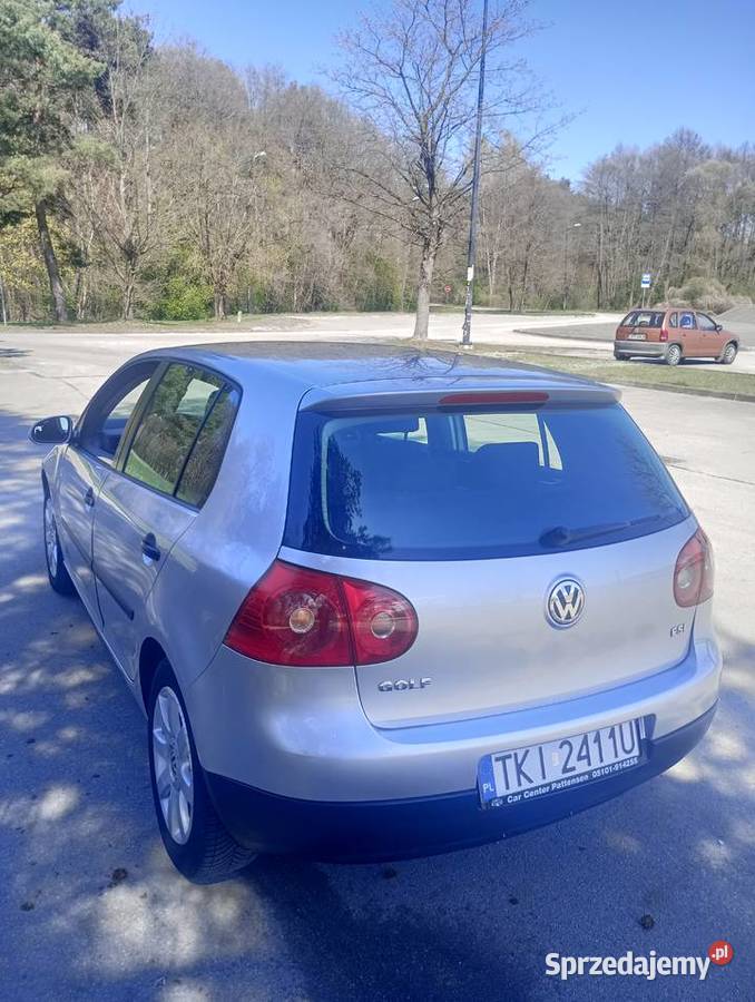 Volkswagen Golf V super stan Rok produkcji 2004 sprzedam
