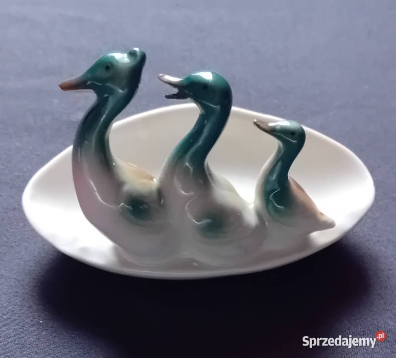 Secesyjna opielniczka przybornik z figurkami