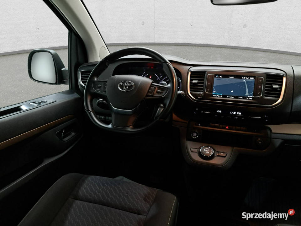 Toyota Proace Verso Komorniki