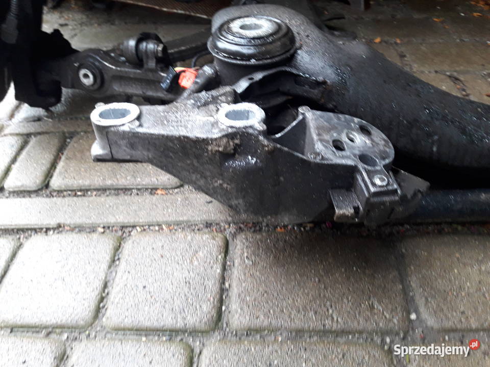 A6 C5 Dolna łapa wspornik poduszki silnika