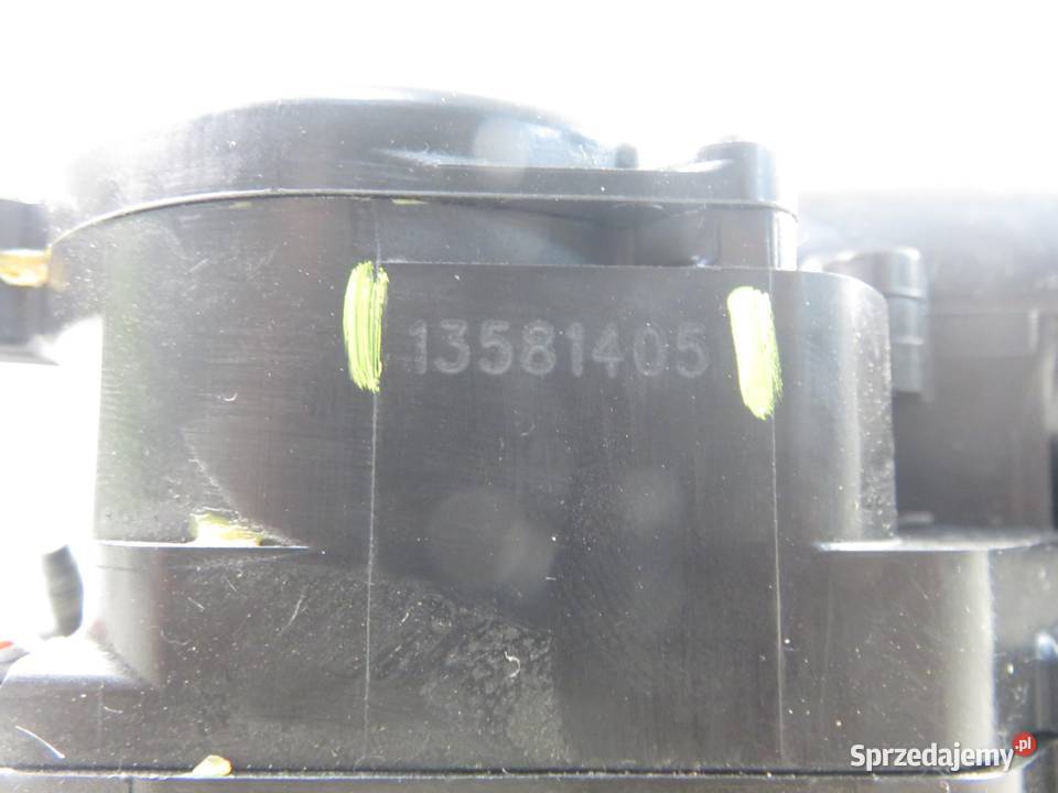 ZAMEK KLAPY OPEL INSIGNIA A 13581405