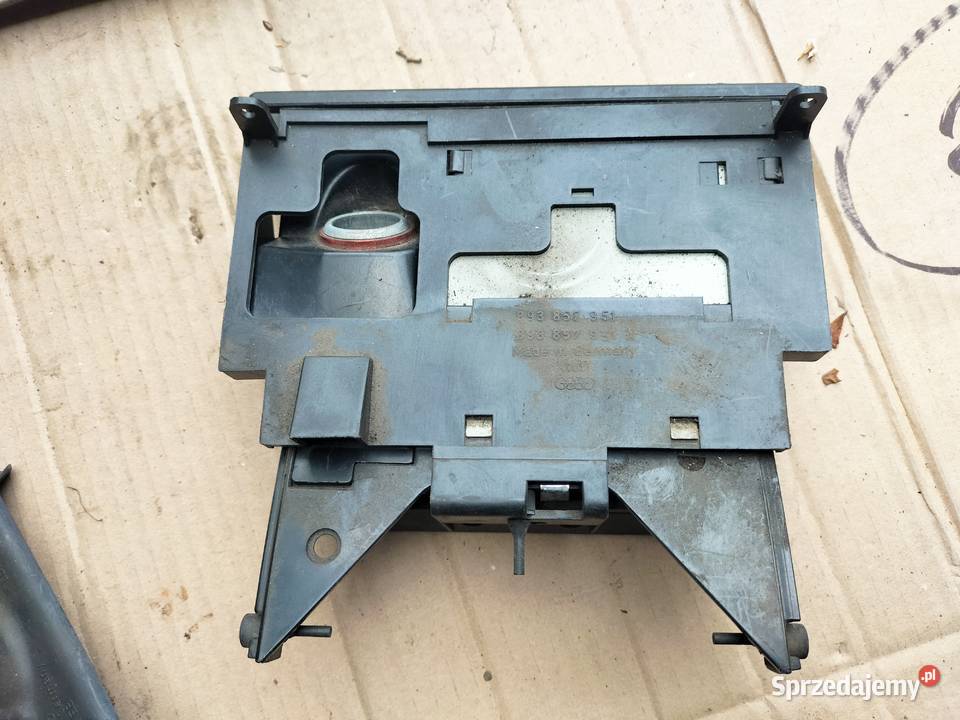AUDI 80 B3 80B3 GNIAZDO ZAPALNICZKI POPIELNICZKA Popielniczki Kamień-Kolonia