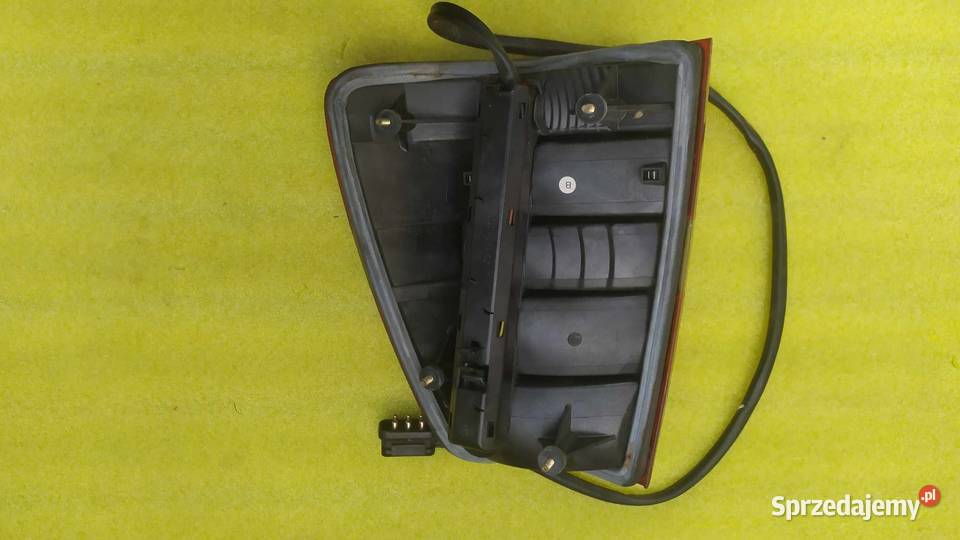 MercedesBenz E W124 Lampa tylna lewa Oświetlenie Łagiewniki