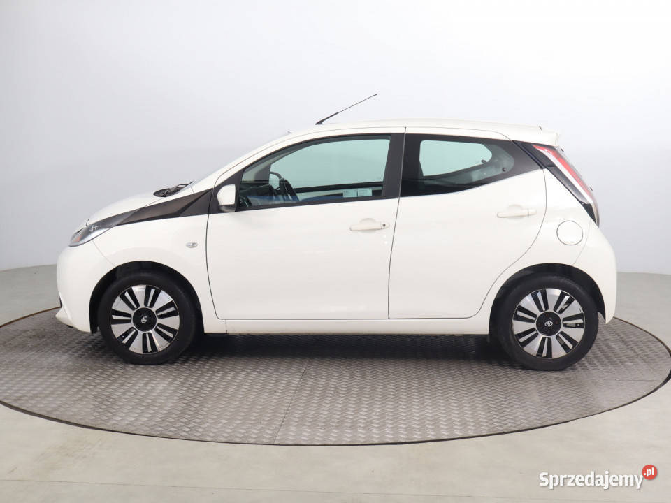 Toyota Aygo 10 VVTi wielofunkcyjna kierownica Bielany Wrocławskie