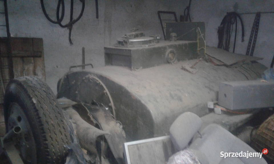 Wojskowa stacja paliwa dystrybutor beczka Czajków