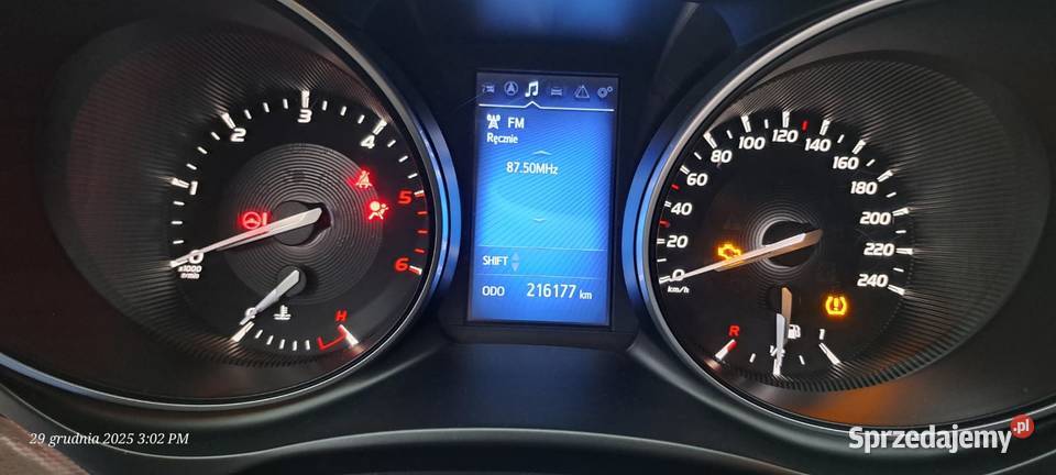 Avensis Toyota Kombi uszkodzone Poznań