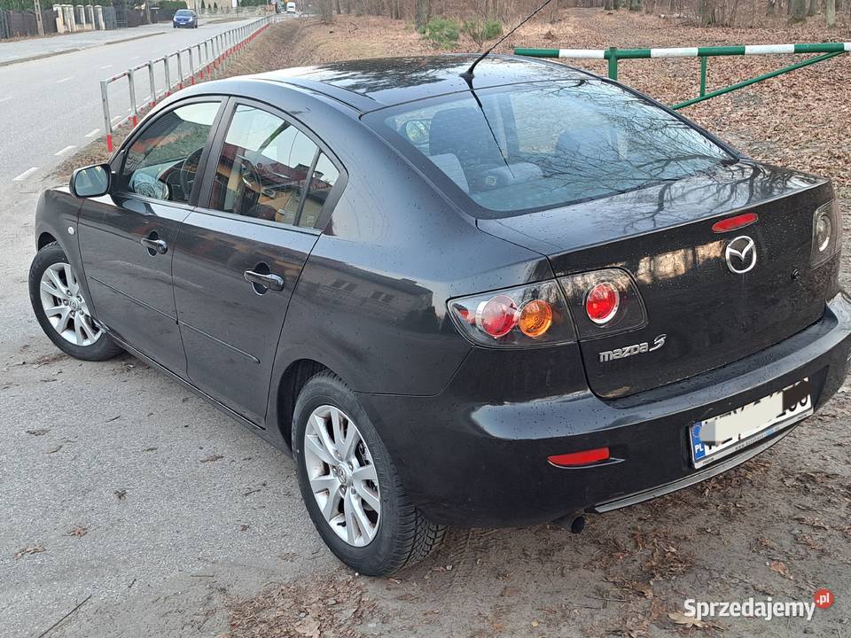 Sprzedam ładną Mazdę 3 16 benzyna 2005r sedan