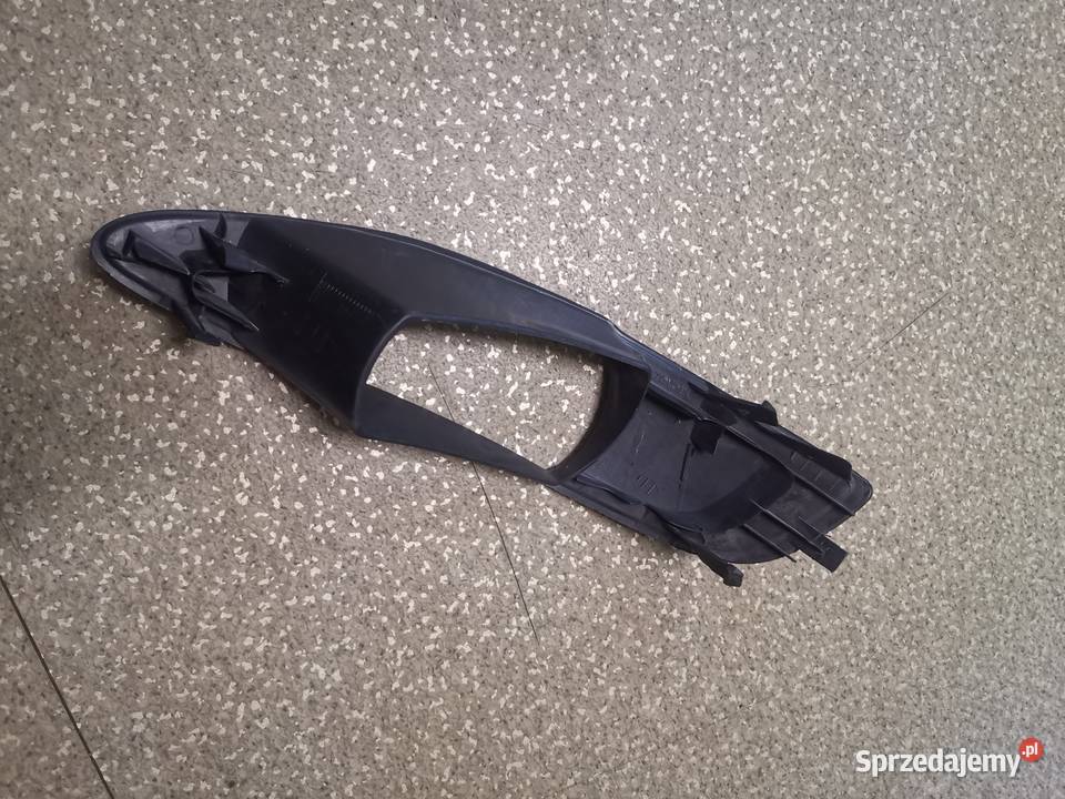 Toyota Corolla e12 0107r prawa zaślepka halogenu Zamość