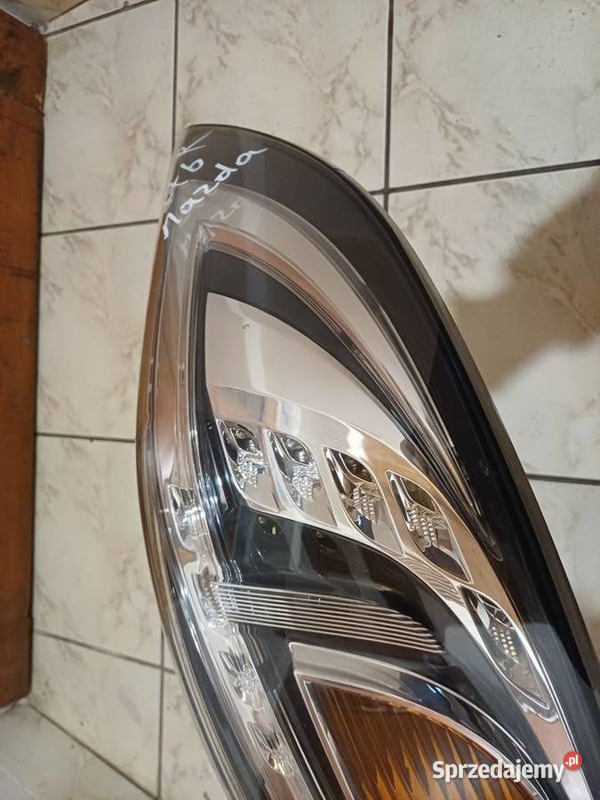 Lampa tylna prawa Mazda 6 Kombi GH 2011 r Oświetlenie małopolskie Domiarki
