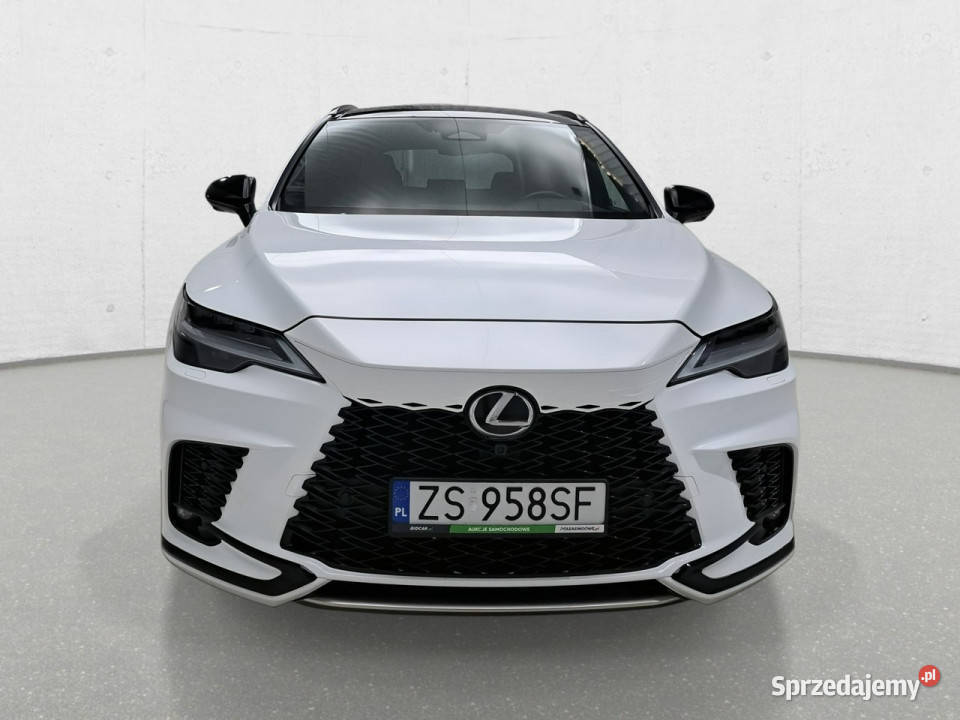 Lexus RX V 2022 Komorniki