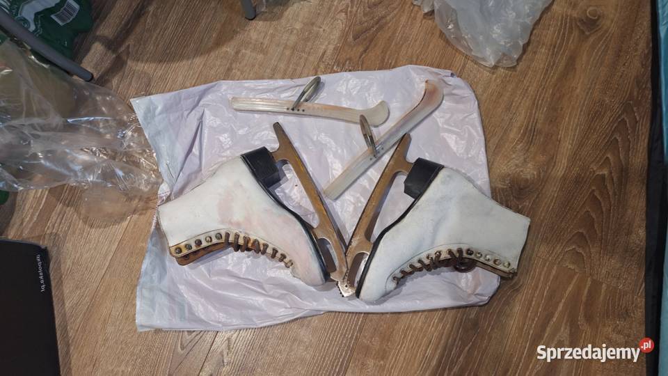 Łyżwy POLSPORT Piruet 23 703ochraniacze WESSA Legionowo sprzedam