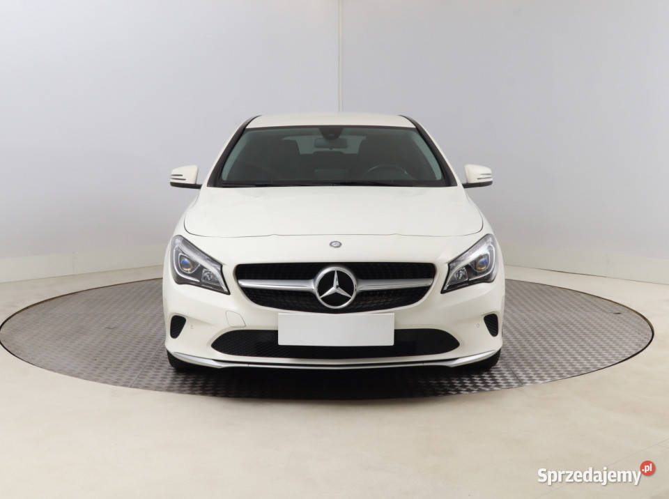 Mercedes CLA 200 tempomat