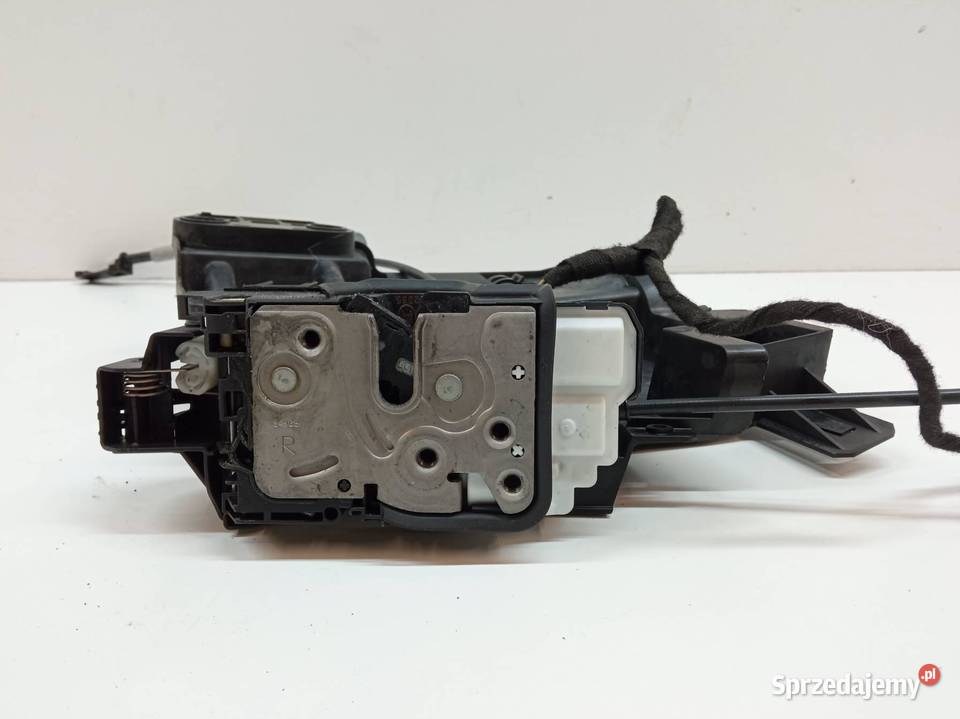 ZAMEK DRZWI TYŁ PRAWY 31349897 Volvo XC 90 II Motoryzacja