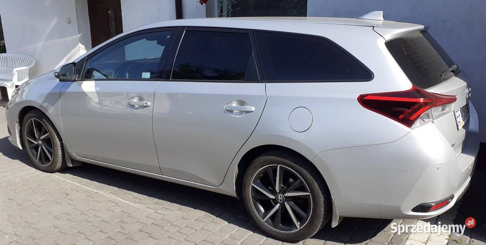 Toyota Auris kombi 14 d4d 2018r Kombi Pabianice sprzedam
