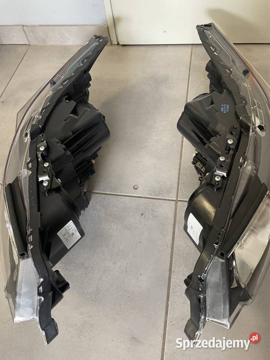 Honda Accord VIII reflektor nowy L R sprzedam