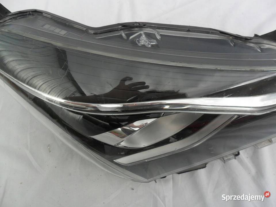 Toyota Yaris III 3 reflektor prawy przedni lampa Lampy przednie Nowy Tomyśl