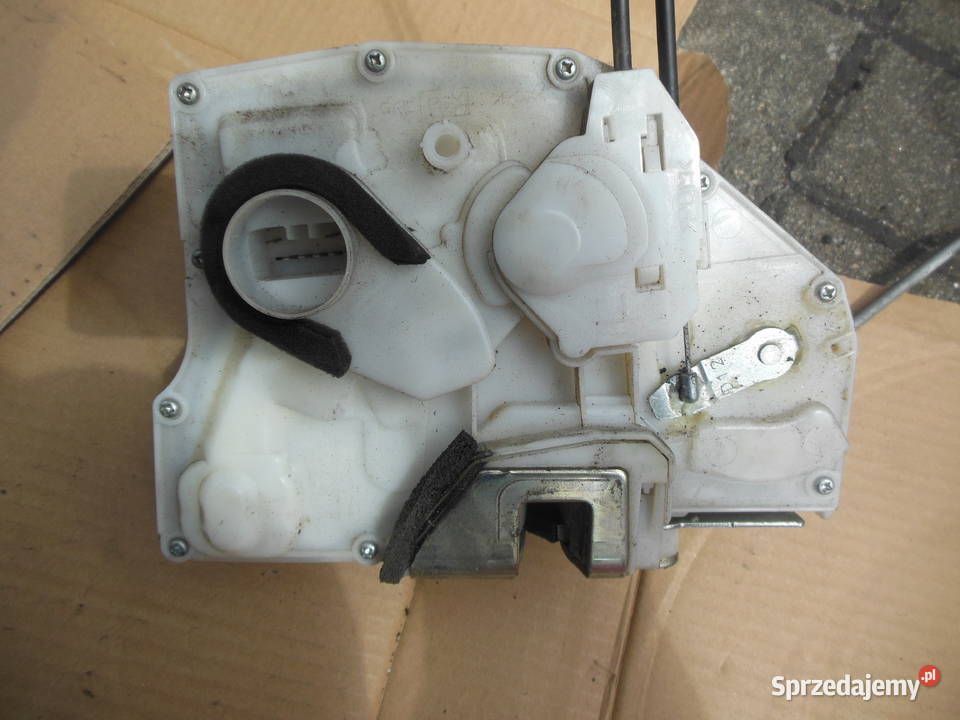 ZAMEK LEWY PRZÓD DRZWI SUZUKI SWIFT V 8220268LA0 Zamki, wkładki i kluczyki sprzedam