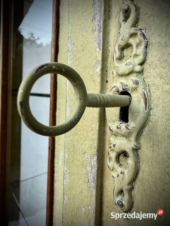 Witrynka komoda z nadstawką vintage z różami Przeworsk