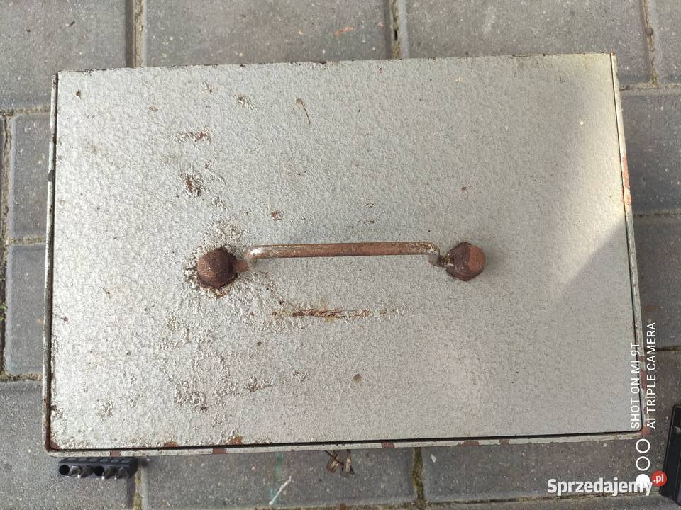 Kasetka kaseta stalowa na pieniądze PRL Białystok