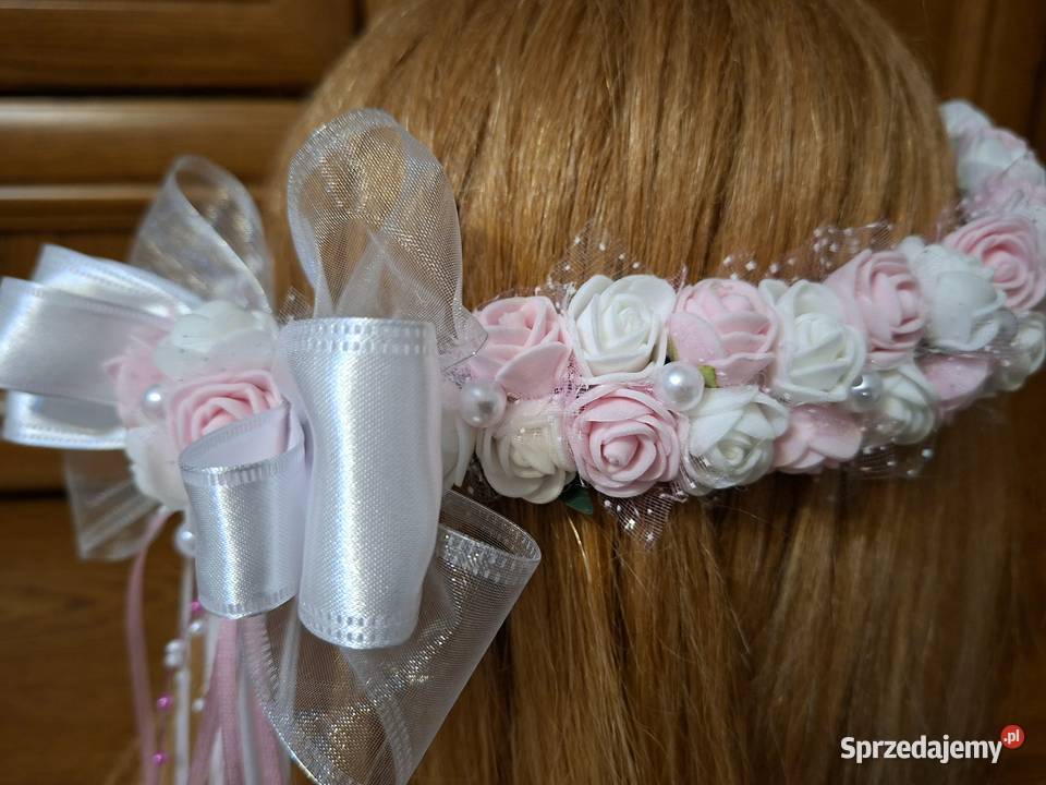 Wianek komunijny bialo różowy z perełkami Borów