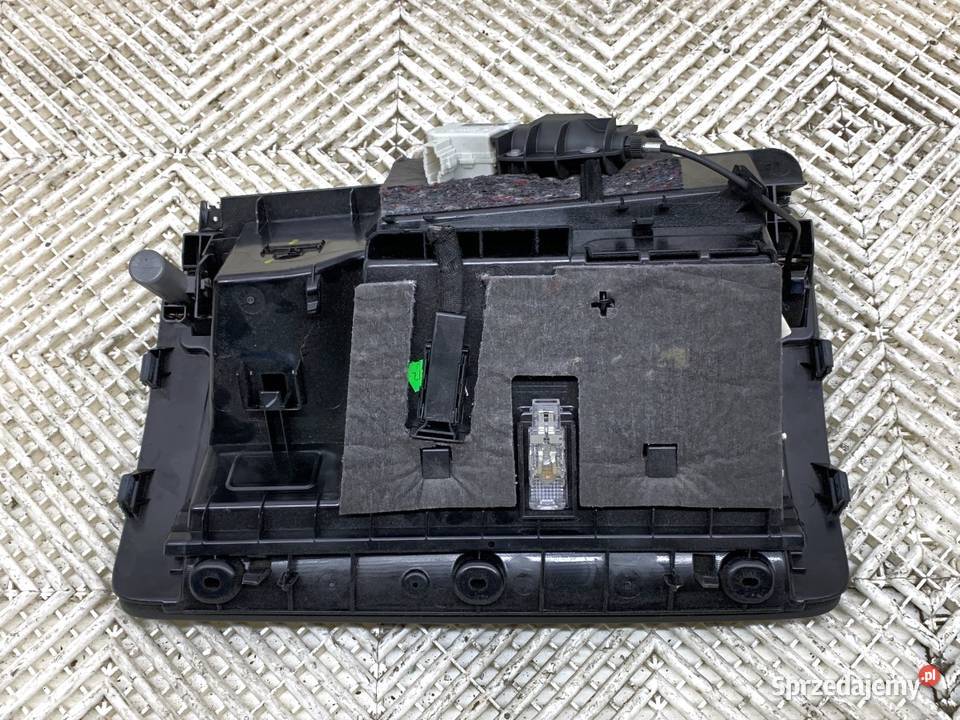 SCHOWEK PASAŻERA AUDI Q7 4L Hatchback 0616 PÓŁKA