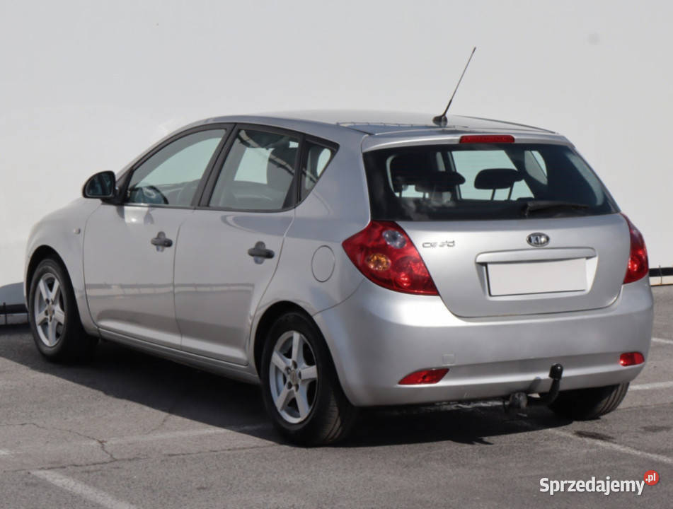 Kia Ceed 14 CVVT Hatchback