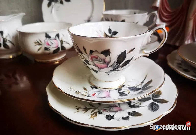 Filiżanka z talerzykiem Royal Albert Queens