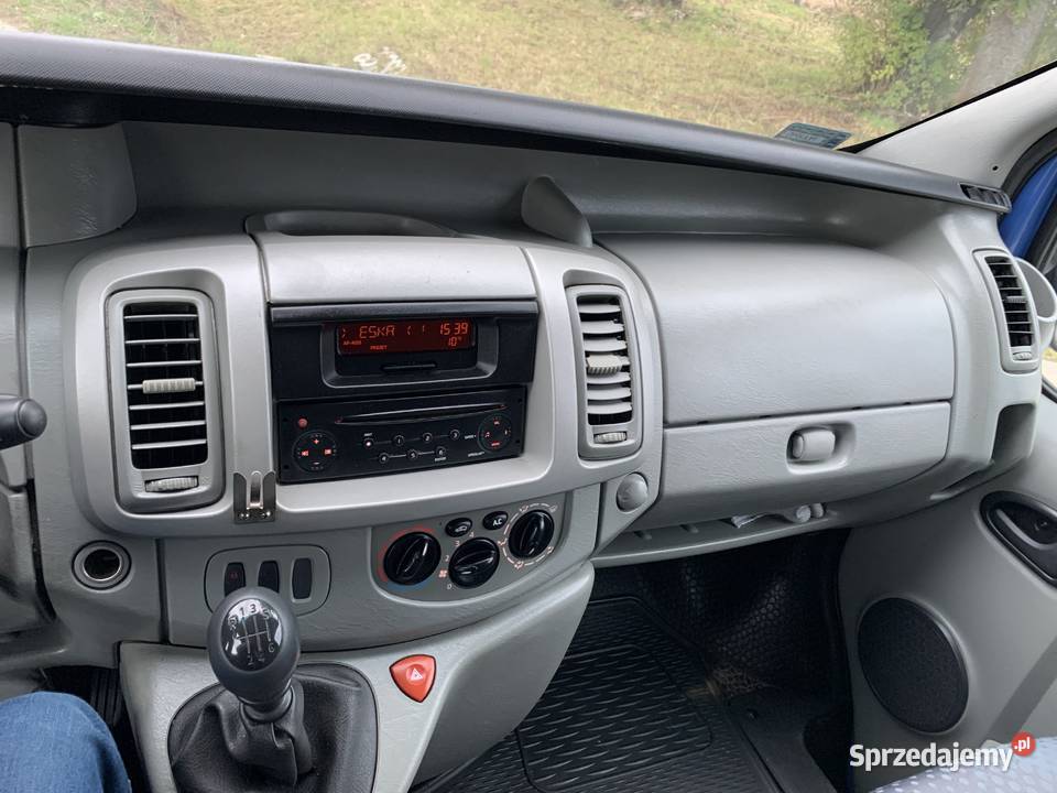 Renault Trafic II long 9 osobowy 20 DCI 115 Rok produkcji 2007