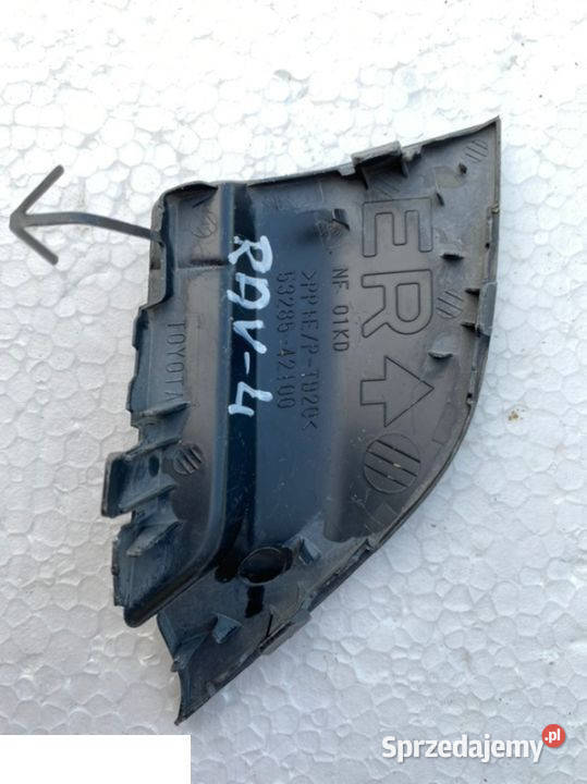 Toyota Rav4 zaślepka haka prawy przód 1518 osobowe Karoseria Kozubszczyzna