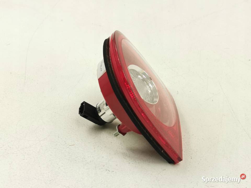 LAMPA PRAWY TYŁ VW GOLF V 20 TDI 20032008 Lampy cofania