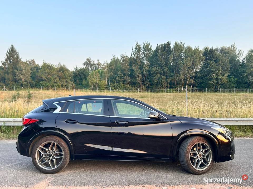 Infiniti Q30S