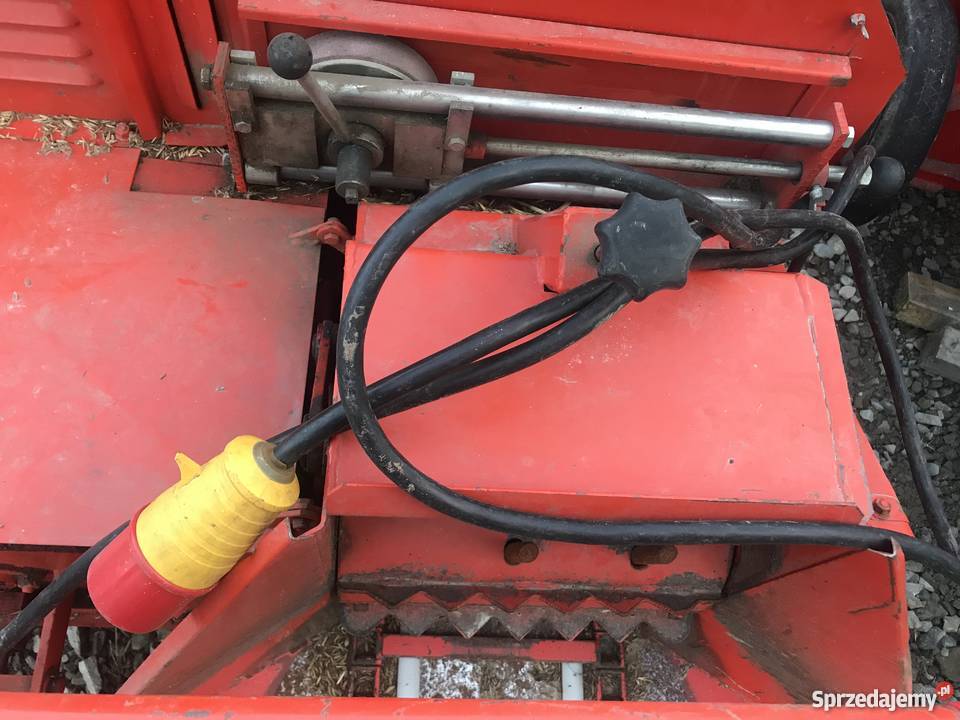 Sieczkarnia stacjonarna nieuszkodzony Sieniawa