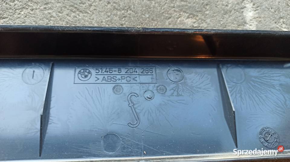 Odsłona listwa tylna zamków kanapy klapy Bmw e46 Pozostałe Dębica