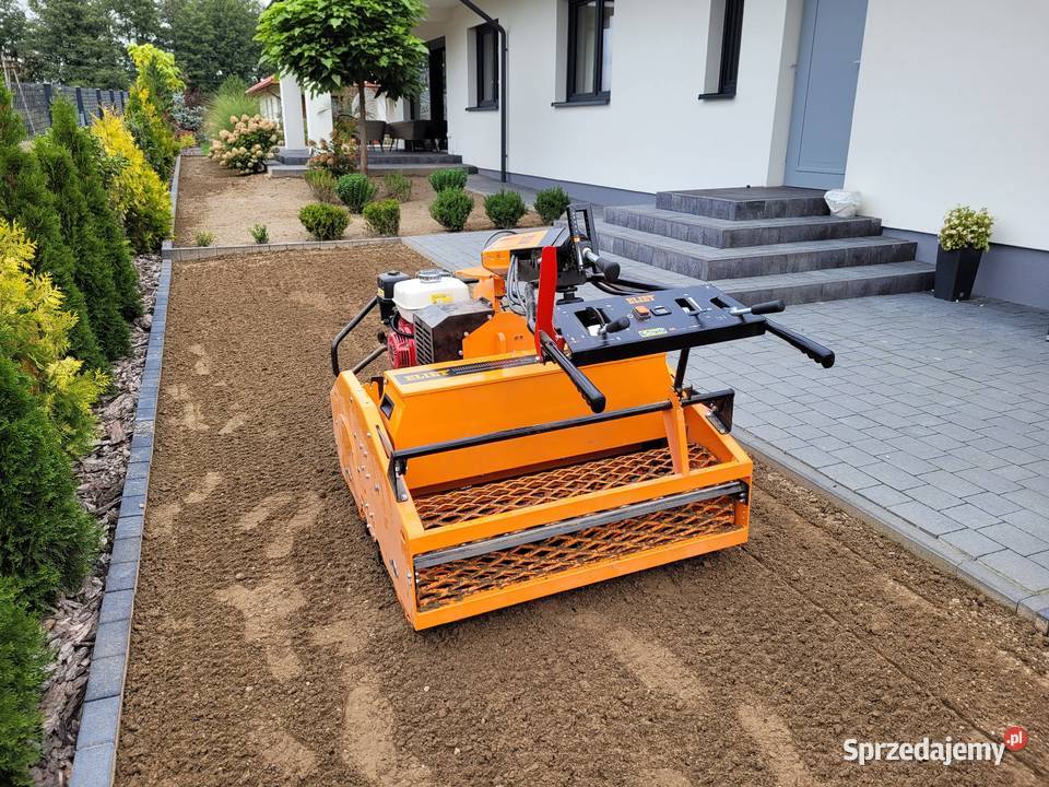 Siew trawy maszynowy wysiew siewnik do trawy Zamość