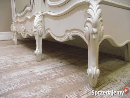 Ludwikowska szafa trzydrzwiowa