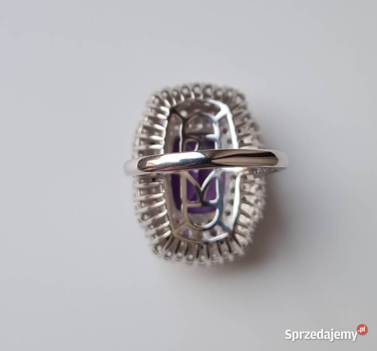 Srebrny pierścionek z kamieniami szlachetnymi Otwock sprzedam