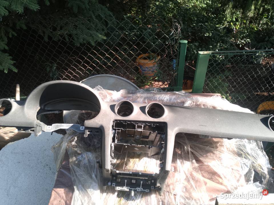 Deska rozdzielcza a3 z poduszka pasażera Radom