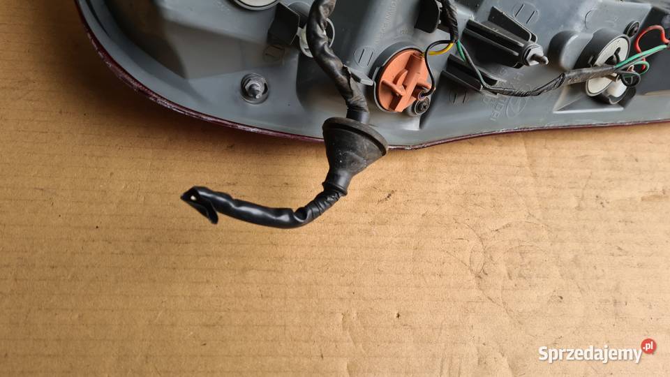Hyundai I30 cw 1 FD lampa tył tylna kombi LEWY Lampy tylne Legnica sprzedam