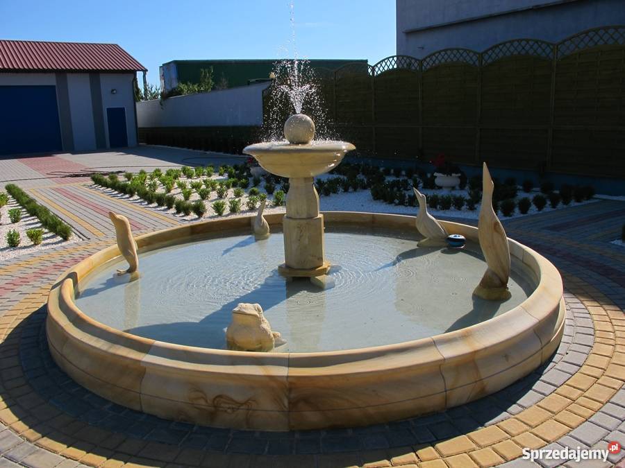 piękna i stylowa fontanna ogrodowa z piaskowca Kamienna Góra sprzedam