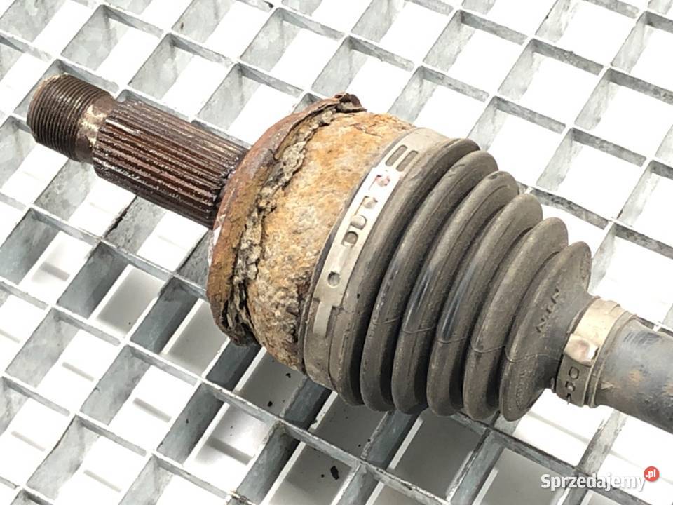 PÓŁOŚ PRAWY TYŁ MERCEDES W639 22 95 Bus PRZEGUB