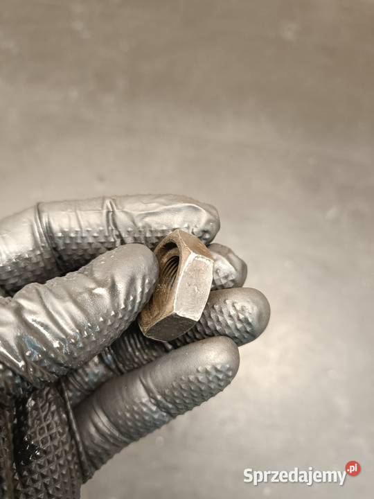 Nakrętka zębatki zdawczej napęd silnik części Gołaczewy sprzedam