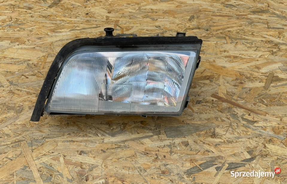 REFLEKTOR PRZEDNI LAMPA PRZOD LEWA LEWY MERCEDES Międzychód