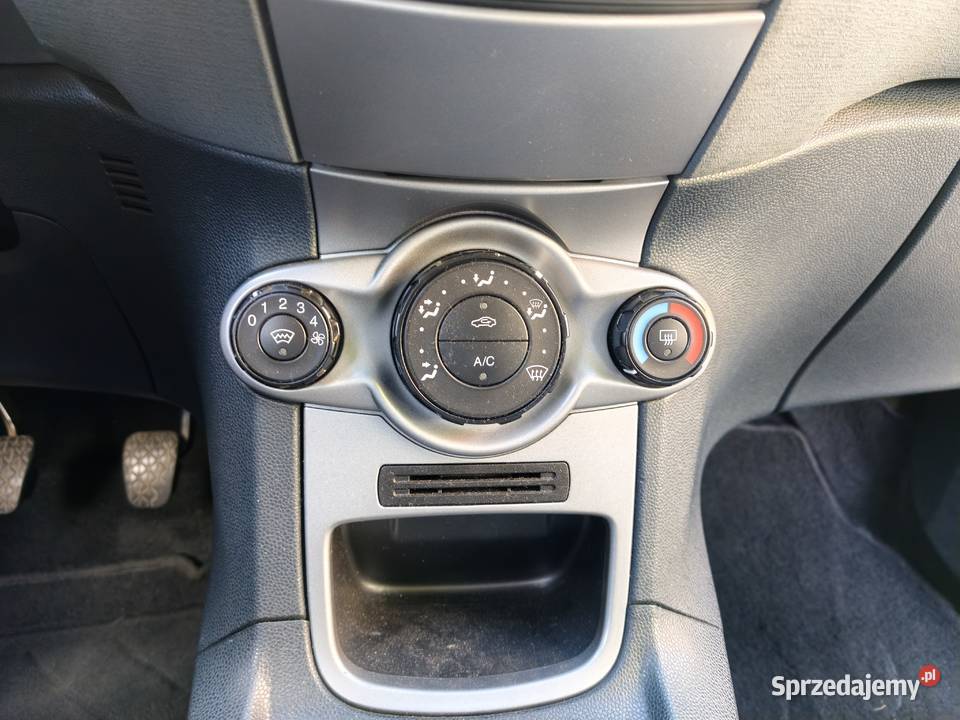 Ford Fiest 2010 R podgrz fotele I szyba przd 133 Ford sprzedam