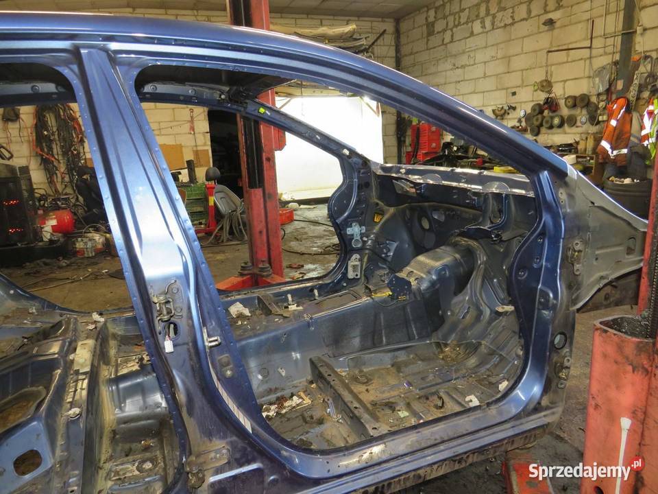 PRÓG SŁUPEK PRAWY BOK SUBARU XV