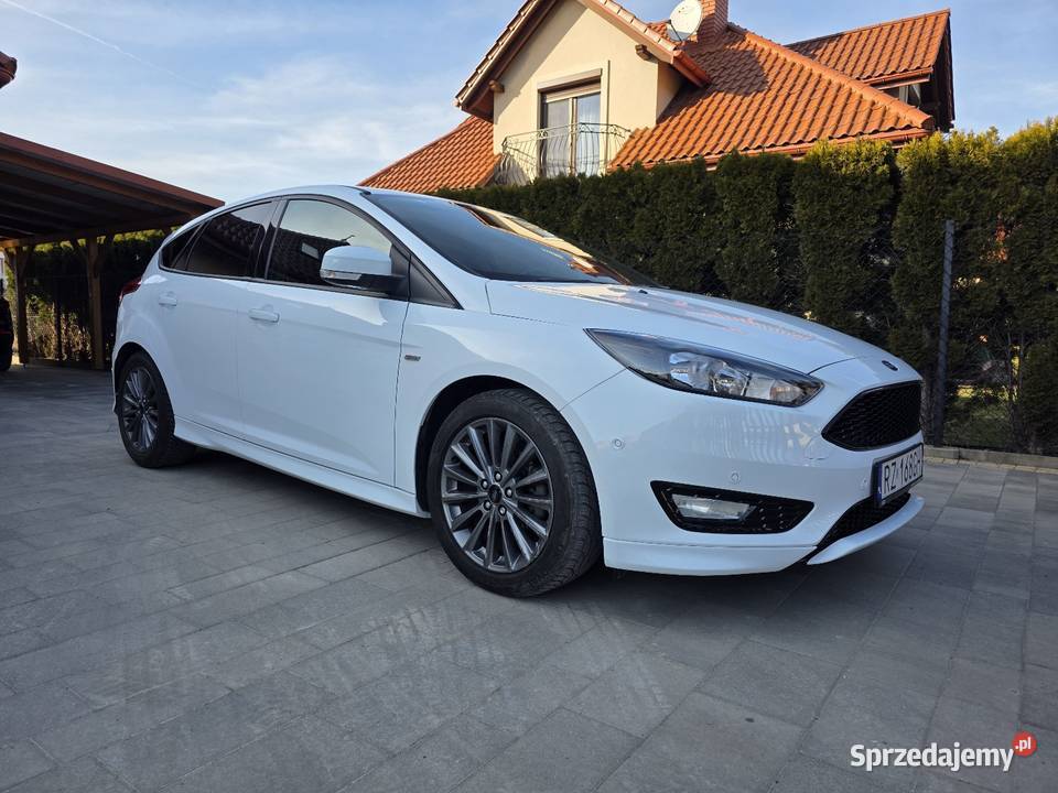 Ford Focus ST Line 10 140 53 przebiegu światła przeciwmgielne Rzeszów