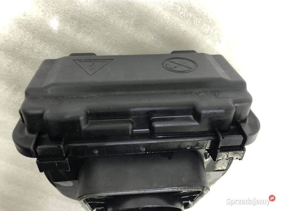 PUSZKA SKRZYNKA BEZPIECZNIKÓW BMW F31 9224872