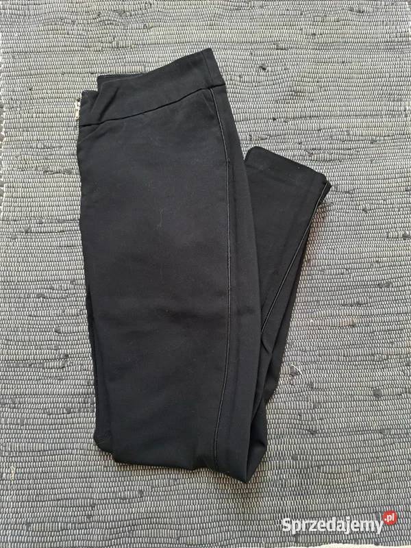 czarne eleganckie spodnie Vila klasyka i wygoda Trąbki Wielkie