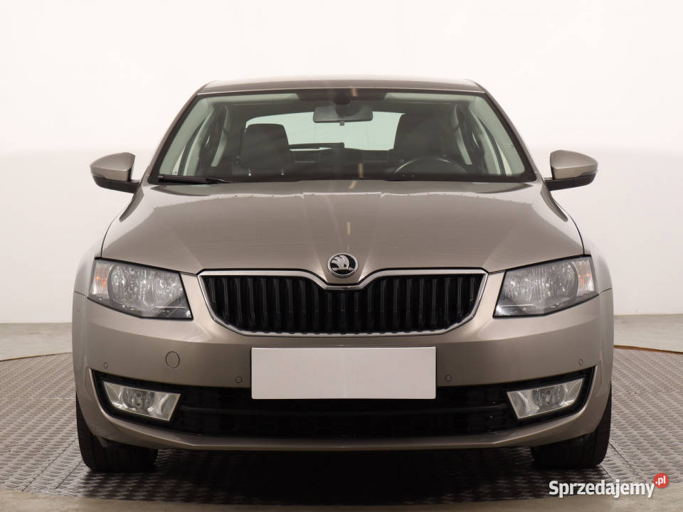 Skoda Octavia 16 TDI światła przeciwmgielne Octavia Katowice